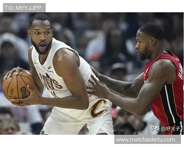 热火队战胜骑士队，实现三连胜：胜利的背后是不断的努力与团队精神